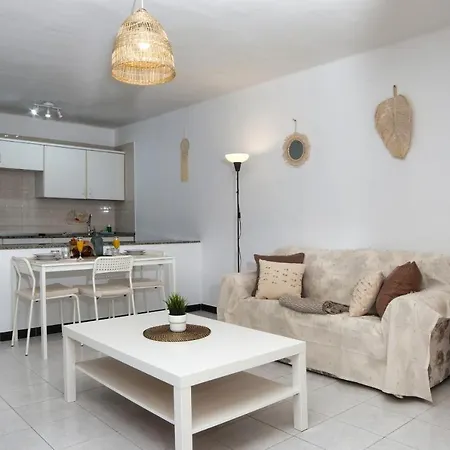 Zefiro A 500m From The Beach, Fast Wifi Puerto del Carmen (Lanzarote)
