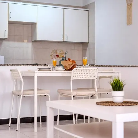 Zefiro A 500m From The Beach, Fast Wifi Puerto del Carmen (Lanzarote)