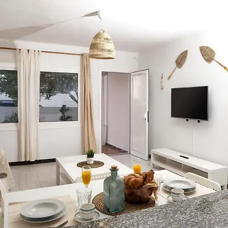 Zefiro - 500m To The By Lanzarote Дом отдыха