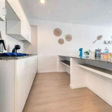 Дом отдыха Zefiro - 500m To The By Lanzarote